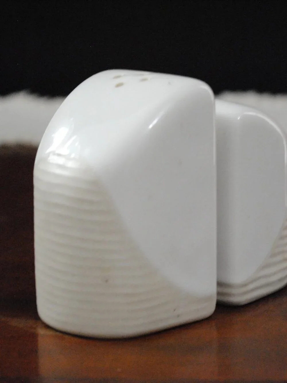 Pfaltzgraff White Ceramic Salt & Pepper Sculptural Asymmetric Shakers Thailand